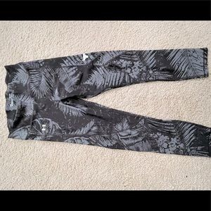 Under Armour leggings size M